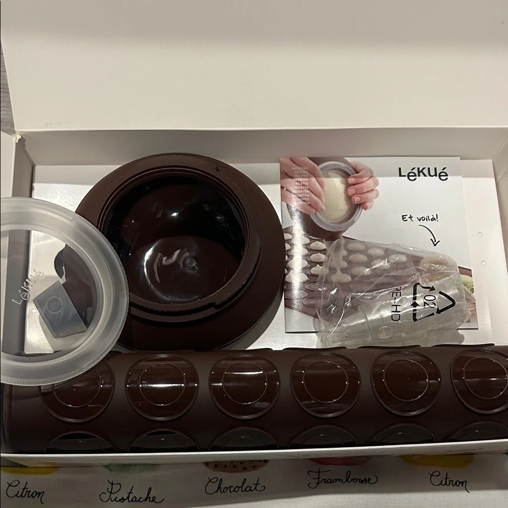 Lékué Macaron Kit & Macaron kitchen Towel